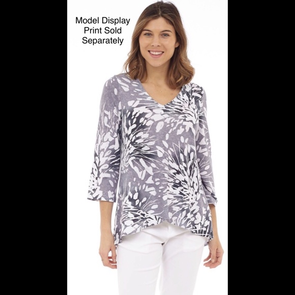 🌟DKR 3/4 Sleeve V-Neck Top - Picture 6 of 7